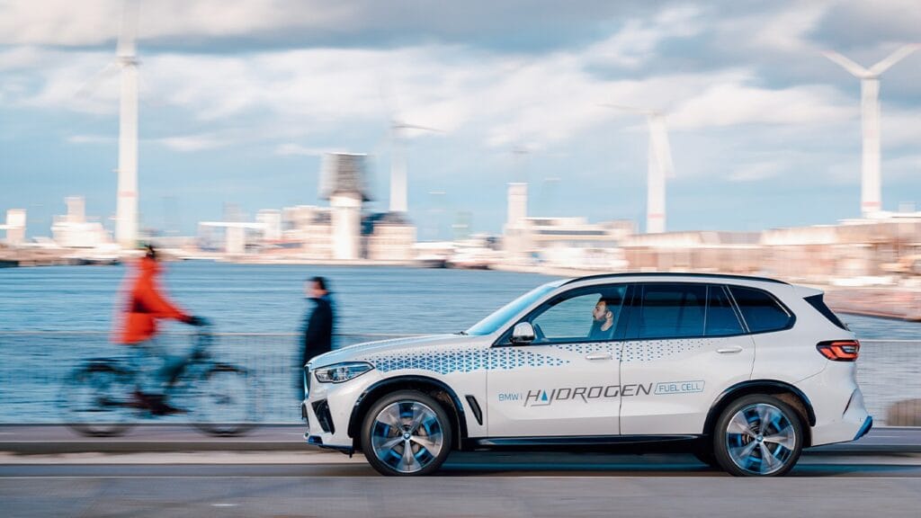 BMW ix5, ki ga poganja vodik.