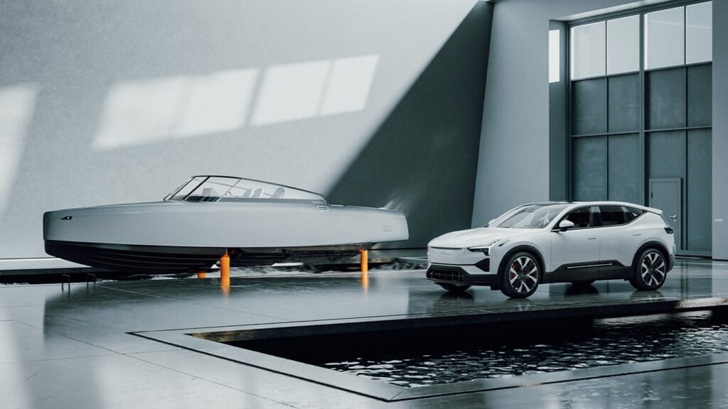 Candela C-8 in Polestar.