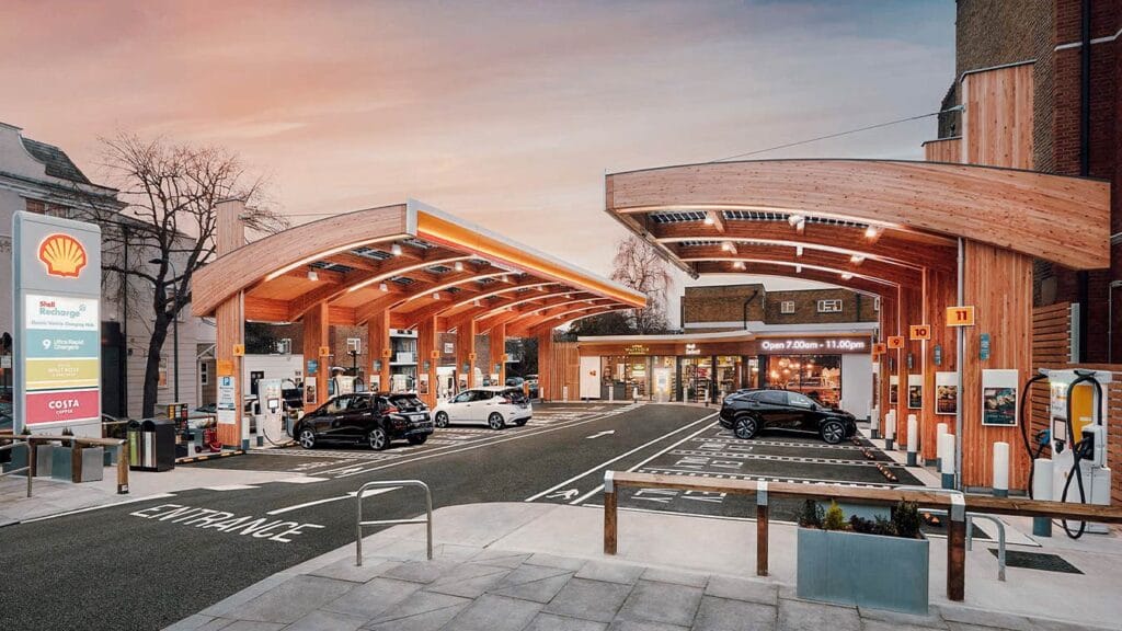 Shellovo vozlišče mobilnosti s polnilnicami za električna vozila.